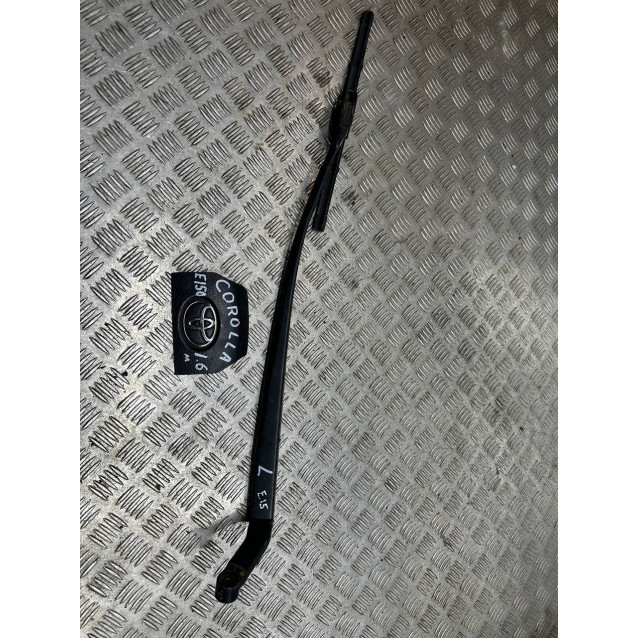 Держатель дворника левый Toyota Corolla E15 (2007-2013) 8522112460