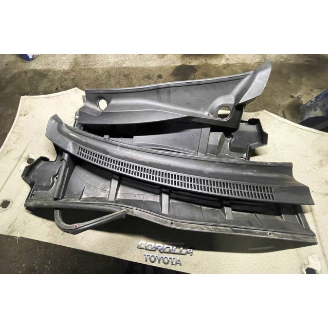 Жабо пластик панель під лобове скло (двірники) Toyota Corolla E15 (2007-2013) 5570802350