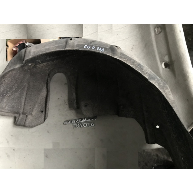 Подкрылок задний правый Toyota Corolla E15 (2007-2013) 6563702100