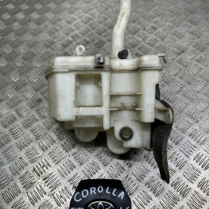 Бачок омывателя Toyota Corolla E15 (2007-2013) 8539602070