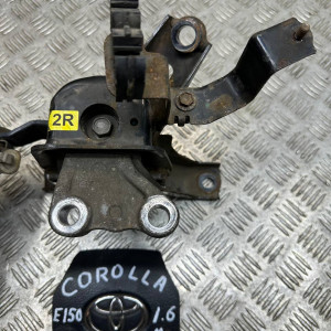 Подушка опора двигателя правая Toyota Corolla E15 (2007-2013) 1230522361
