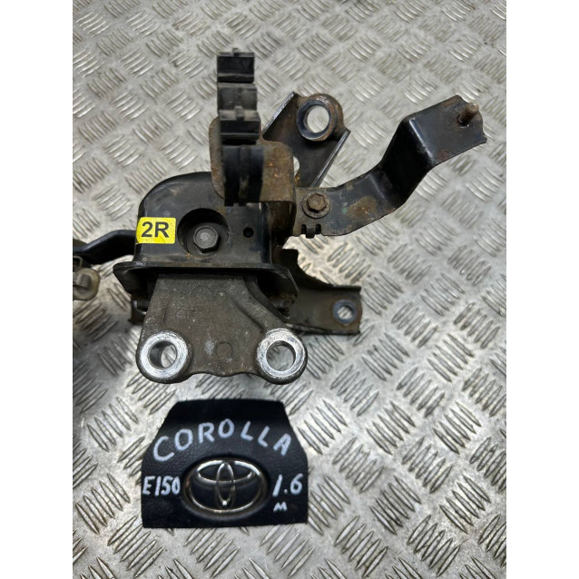 Подушка опора двигателя правая Toyota Corolla E15 (2007-2013) 1230522361