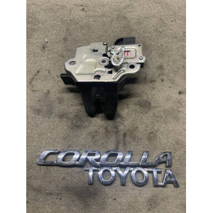 Замок крышки багажника Toyota Corolla E15 (2007-2013) 6460012021