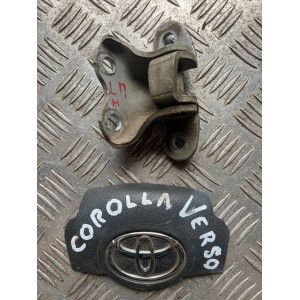 Петля двери передней левой низ Toyota Corolla Verso (2004-2009) 687400F010