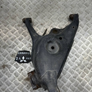 Рычаг задний продольный правый Mitsubishi Grandis (2004-2010) MN103488