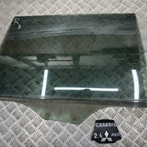 Стекло двери  заднее правое Mitsubishi Grandis (2004-2010) MN129339