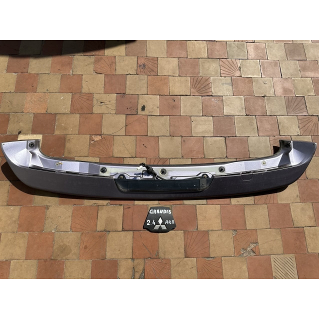 Спойлер крышки багажника Mitsubishi Grandis (2004-2010) MN129374BB