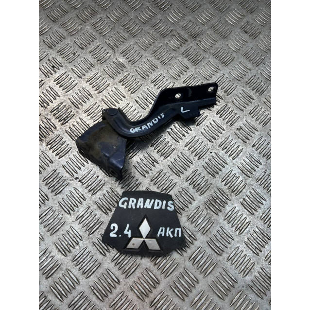 Петля капота ліва Mitsubishi Grandis (2004-2010) MR959617