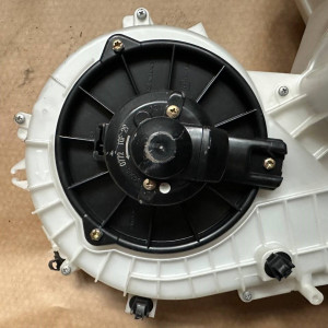 Моторчик пічки задній Mitsubishi Grandis (2004-2010) MN173762