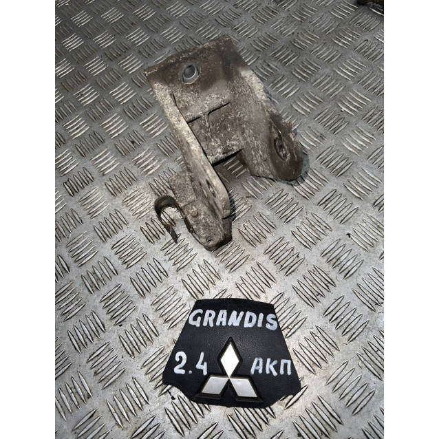 Кронштейн крепления КПП Mitsubishi Grandis (2004-2010) MR983920