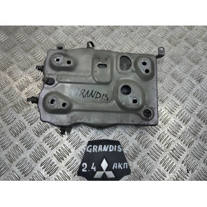 Полка поддон под аккумулятор Mitsubishi Grandis (2004-2010) MN150747