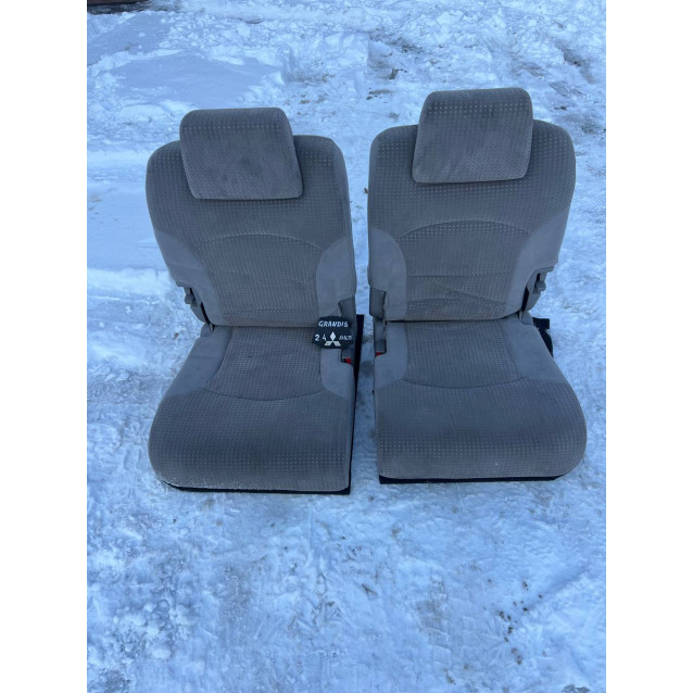 Сиденья Mitsubishi Grandis (04-10)