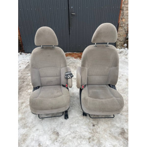 Сиденья Mitsubishi Grandis (04-10)