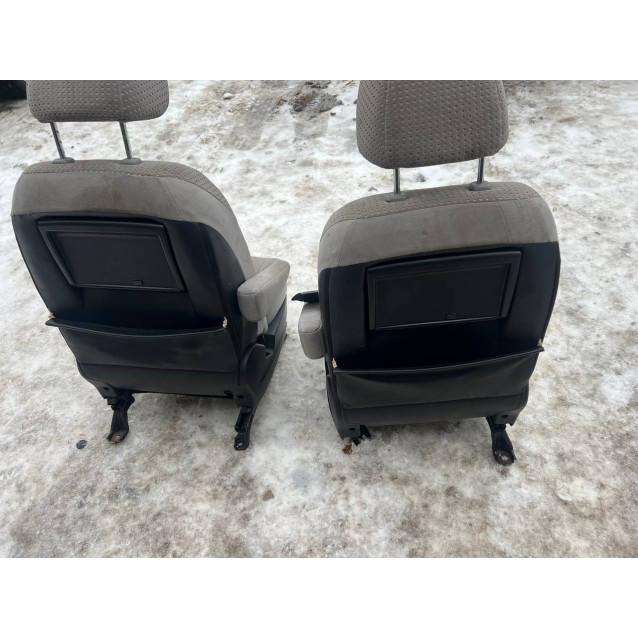 Сиденья Mitsubishi Grandis (04-10)