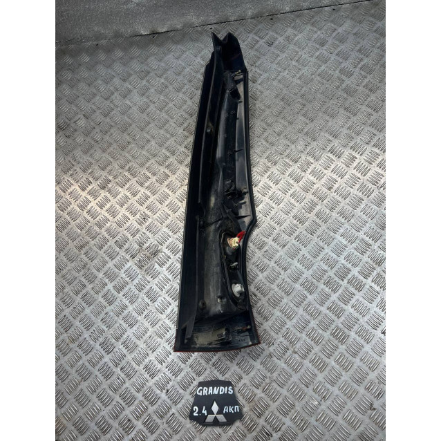 Фонарь правый Mitsubishi Grandis (2004-2010) 8330A016 8330A212 8330A492