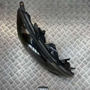 Фара правая Mitsubishi Grandis (2004-2010) 8301A076