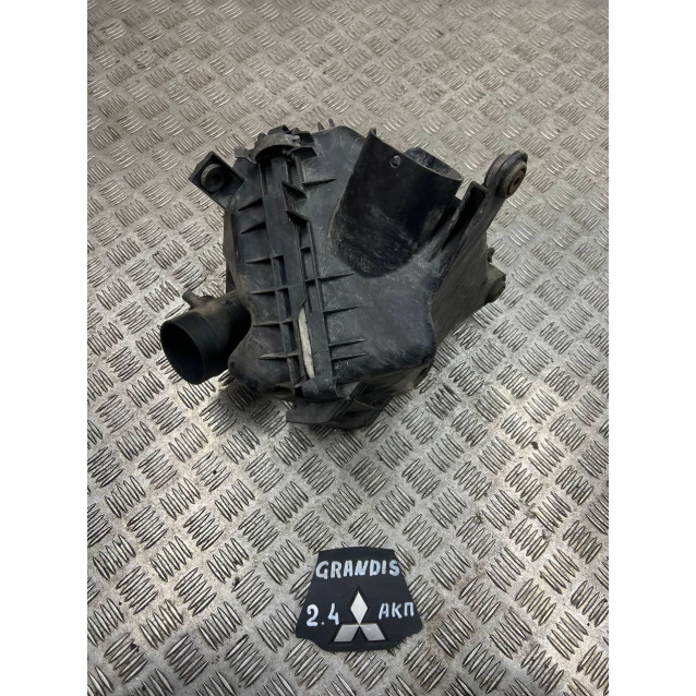 Корпус воздушного фильтра Mitsubishi Grandis (2004-2010) 2.4 АКПП MN135267