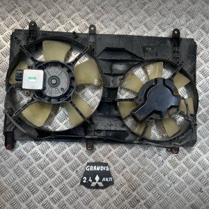 Диффузор с вентилятором радиатора Mitsubishi Grandis (2004-2010) 2.4 АКПП MR993570 