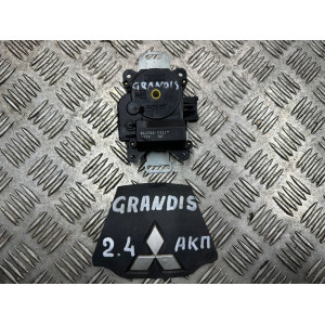Шаговый двигатель печки Mitsubishi Grandis (04-10) 0637007321