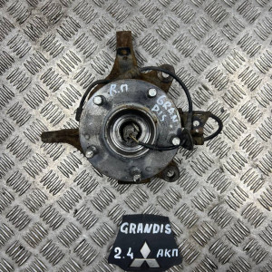Кулак поворотный (цапфа) передний правый Mitsubishi Grandis (2004-2010) MR594356