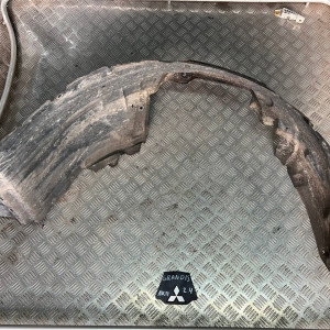 Подкрылок передний левый Mitsubishi Grandis (2004-2010) MN161061