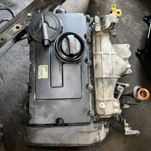 Двигатель без навесного оборудования Mitsubishi Grandis (2004-2010) 2.0 TD MN980000