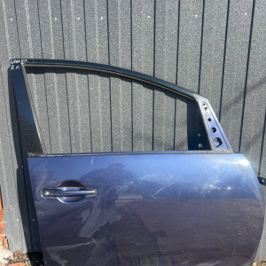 Дверь передняя правая Mitsubishi Grandis (2004-2010) 5700A036