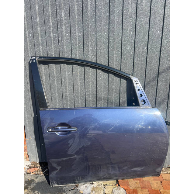 Дверь передняя правая Mitsubishi Grandis (2004-2010) 5700A036