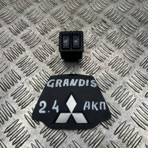 Кнопка подогрева сидений Mitsubishi Grandis (2004-2010) MB803872