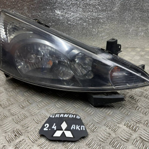 Фара правая Mitsubishi Grandis (2004-2010) 8301A574 *дефект