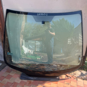 Стекло лобовое Mitsubishi Grandis (2004-2010) *не оригинал