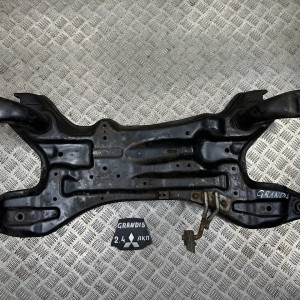 Балка передней подвески подрамник Mitsubishi Grandis (2004-2010) MR594300