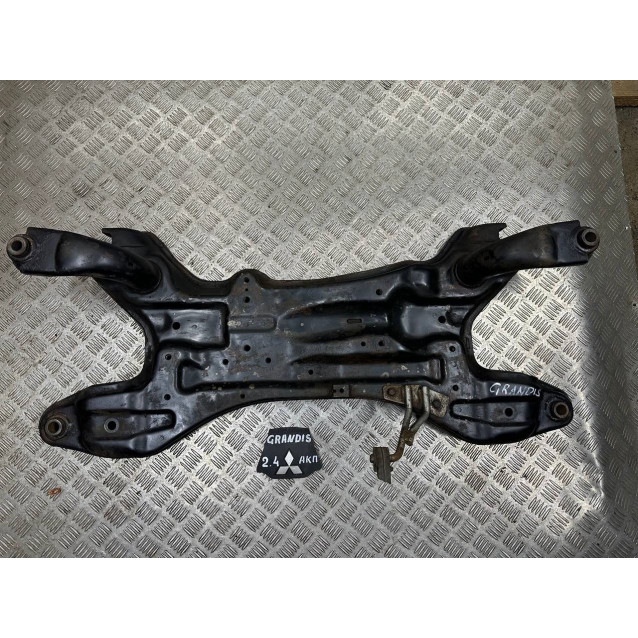 Балка передней подвески подрамник Mitsubishi Grandis (2004-2010) MR594300