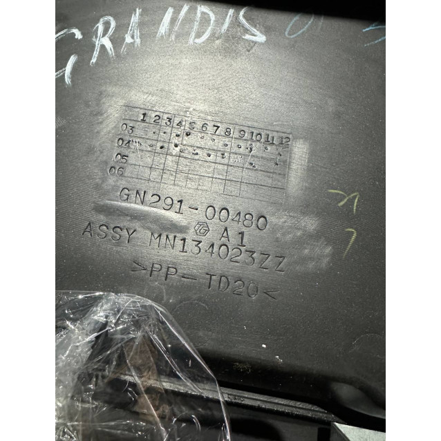 Бардачок торпедо Mitsubishi Grandis (2004-2010) MN134023XA GN29100480