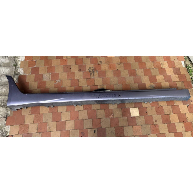 Накладка порога права Mitsubishi Grandis (2004-2010) MN145460XB MN182526BB