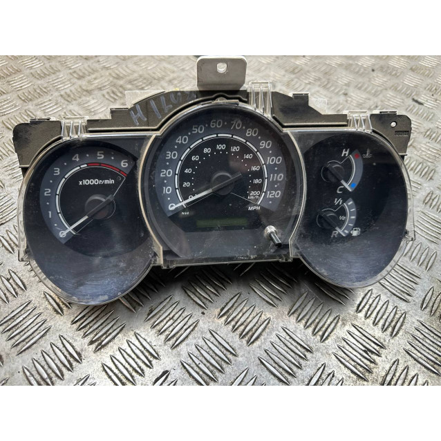 Щиток приборов Toyota Hilux (2005-2023) 2.5 R руль 83800-0K032