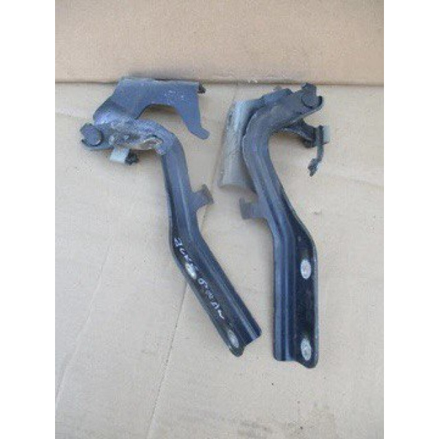 Петля капота права Nissan Juke (YF15) (2010-2017) 654001KA0A