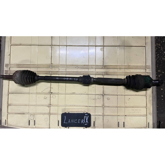 Полуось Привод передний правый Mitsubishi Lancer 9 (2003-2009) 2,0 МКПП MR567160