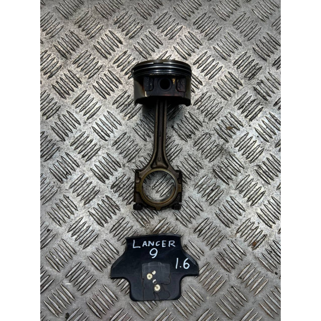 Поршень с шатуном Mitsubishi Lancer 9 (2003-2009) 1,6 МКПП MD312667 MD371686