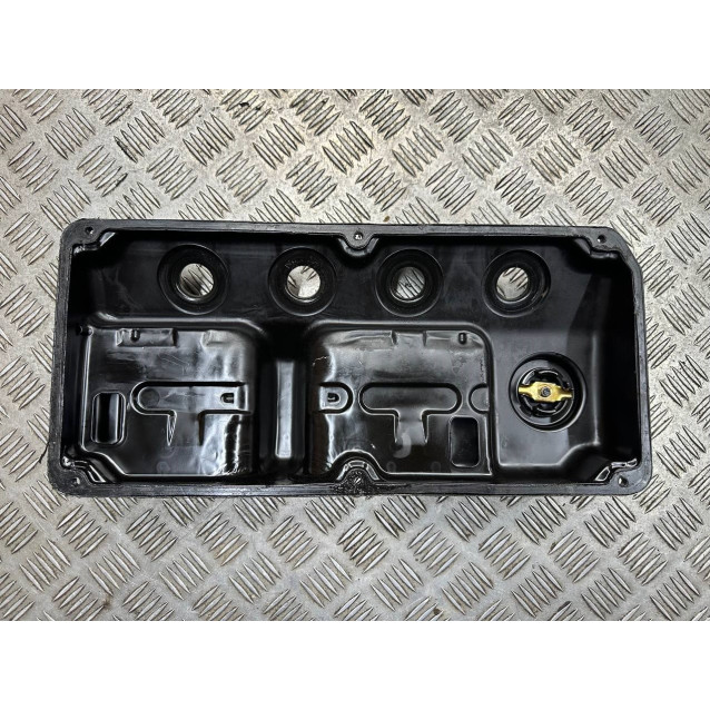Крышка клапанная 1,6 Mitsubishi Lancer 9 (2003-2009) MD371440