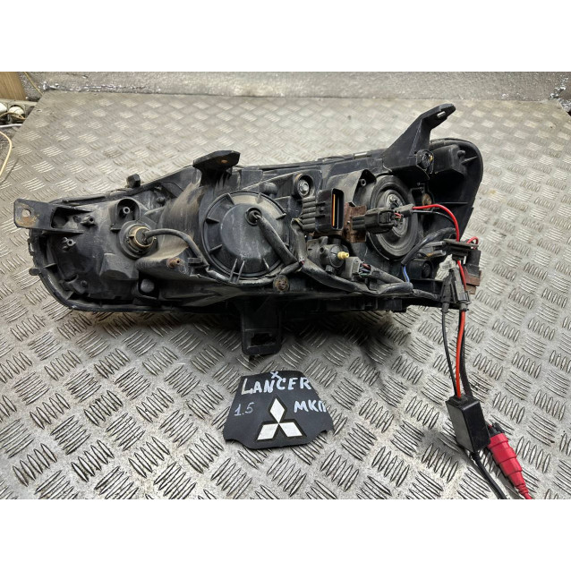 Фара правая Mitsubishi Lancer X (2007-2013) 8114030B60