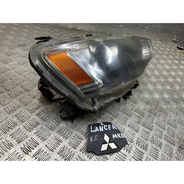 Фара правая Mitsubishi Lancer X (2007-2013) 8114030B60