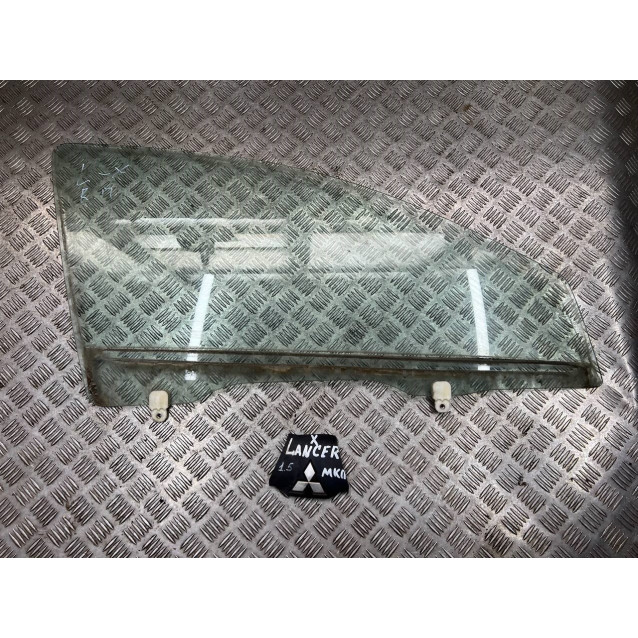 Стекло двери переднее правое Mitsubishi Lancer X (2007-2013) 5706A354 5706A018