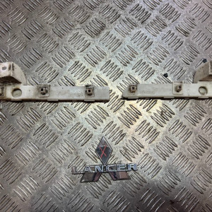 Кронштейн (направляющая) переднего бампера правый Mitsubishi Lancer X (2007-2013) 6400A404