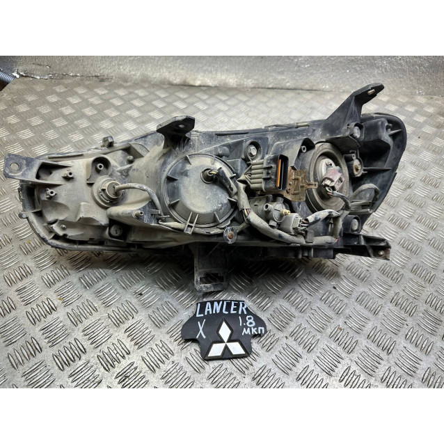 Фара правая Mitsubishi Lancer X (2007-2013) 8301B260 8114030B60