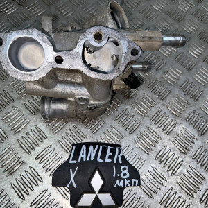 Корпус термостата Mitsubishi Lancer X (2007-2013) 1.8 АКП 1305A236