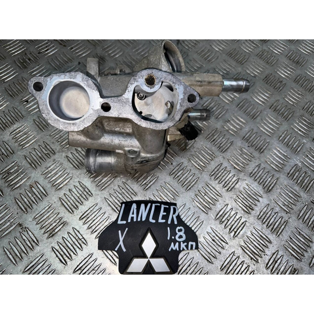 Корпус термостата Mitsubishi Lancer X (2007-2013) 1.8 АКП 1305A236