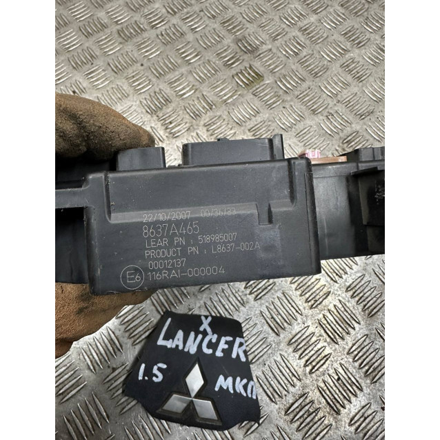 Блок предохранителей салона Mitsubishi Lancer X 1,5 (2007-2013) 8637A465