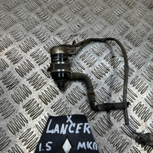 Насос моторчик  омывателя фар Mitsubishi Lancer X (07-13) 8264A081	