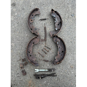 Колодки ручника тормозные Mitsubishi Lancer X (2007-2013) 4800A022